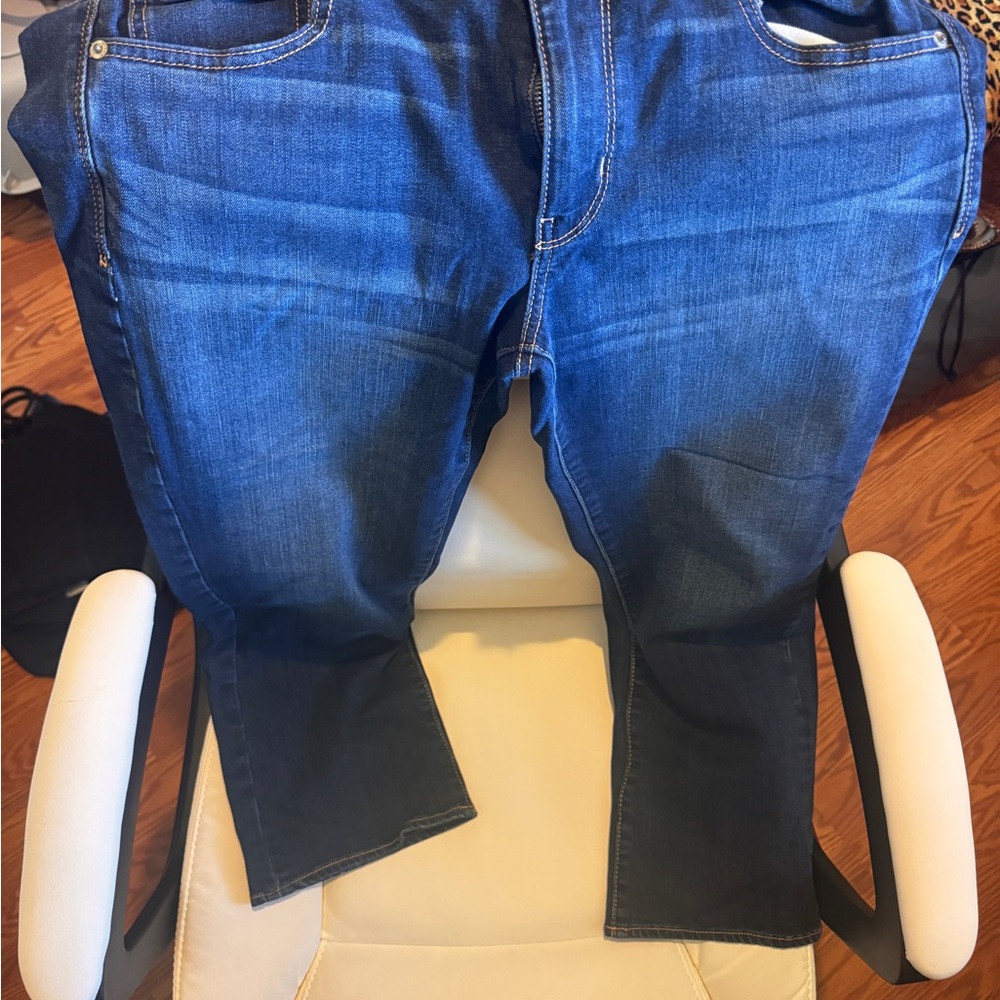 American Eagle Outfitters Straight-Leg Women's Jeans in Classic Blue